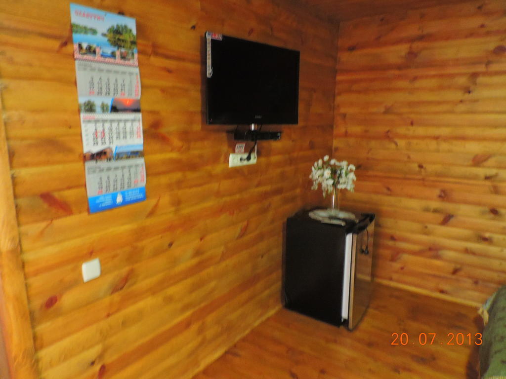 Hotel Slavutich Nova Kajovka Habitación foto