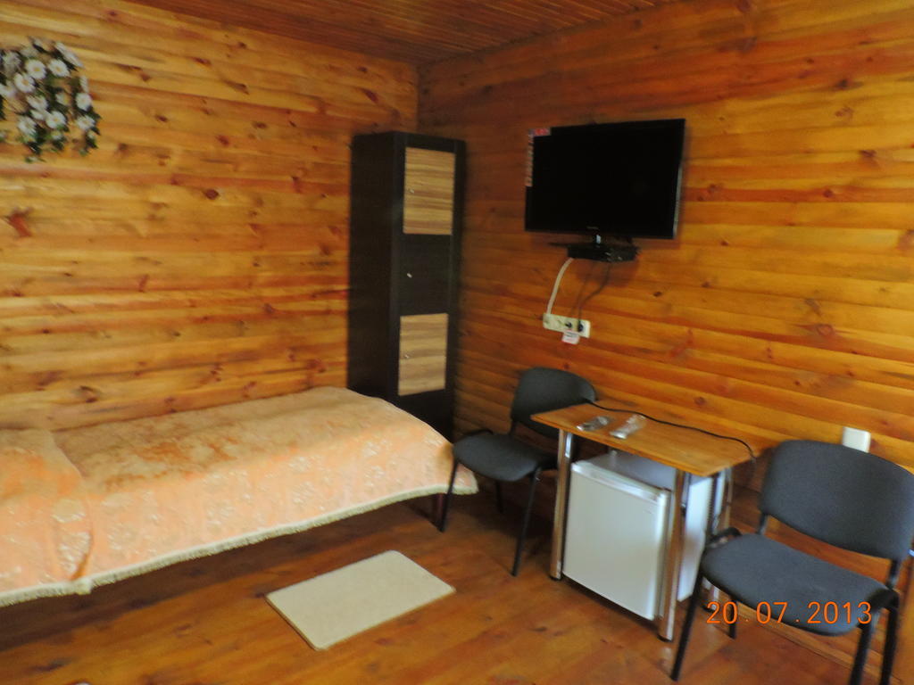 Hotel Slavutich Nova Kajovka Habitación foto