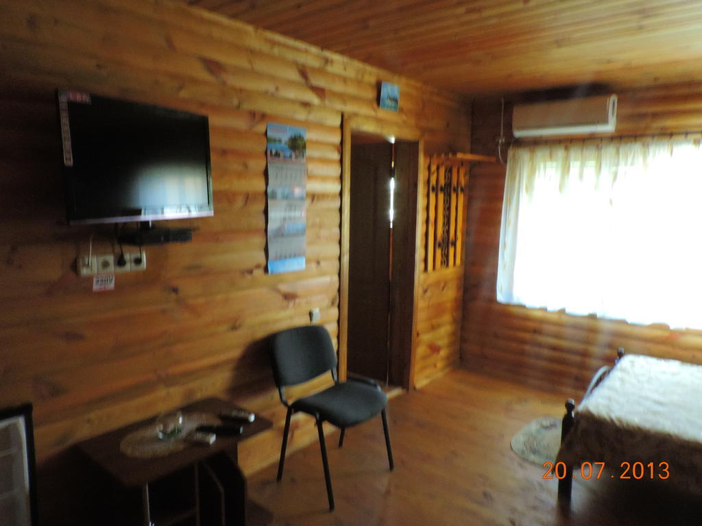 Hotel Slavutich Nova Kajovka Habitación foto