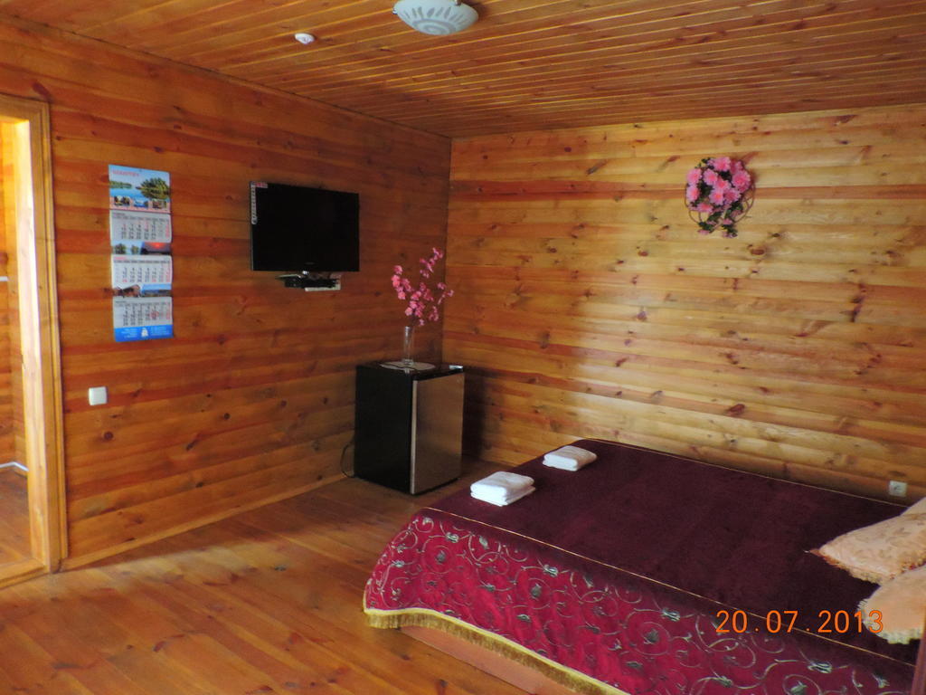 Hotel Slavutich Nova Kajovka Habitación foto